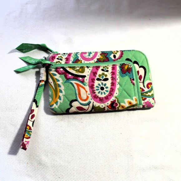 Vera Bradley Green Paisley Ziparound Wallet Wristlet Tutti Frutti NWOT - Picture 1 of 9
